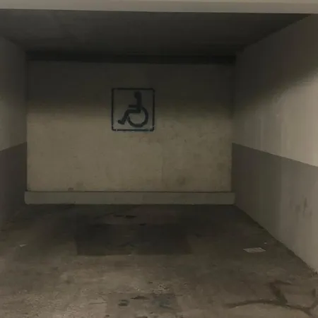 アパート West Bay マントン